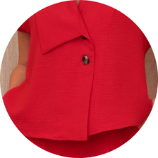 04 blusa com gola assimetrica e faixa vermelho