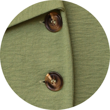 09 blusa com gola assimetrica e faixa verde