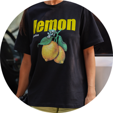 02 t shirt estampa frutas preta