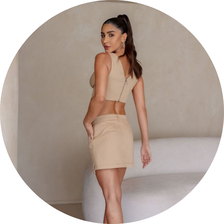 12 top cropped com pesponto decote v sarja bege