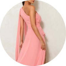 07 vestido ombro unico com faixa rosa claro