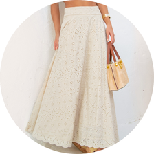 01 conjunto blusa e saia laise cru