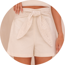 03 conjunto cropped e shorts com laco cru