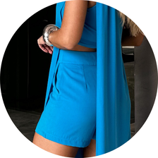 02 conjunto blusa alongada um ombro com short azul