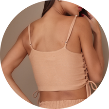 18 blusa com detalhes trancados lateral fucisa