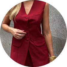 01 conjunto colete alongado com shorts marsala