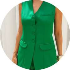 07 conjunto colete alongado com shorts verde