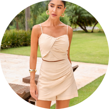 01 conjunto cropped com shorts saia envelope bege