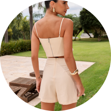 02 conjunto cropped com shorts saia envelope bege