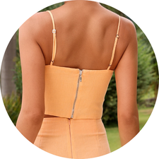 08 conjunto cropped com shorts saia envelope bege