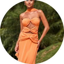 10 vestido longo torcido frente com argolas laranja