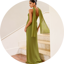 15 vestido longo torcido frente com argolas laranja