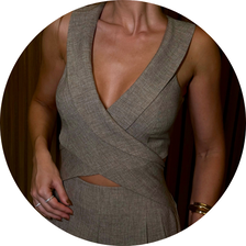 13 macacao cruzado frente marsala