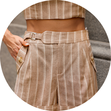 14 conjunto listrado cropped com shorts bege