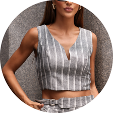 17 conjunto listrado cropped com shorts bege