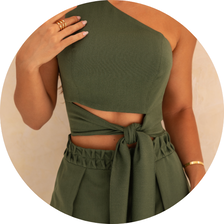 13 macacao detalhe cos marrom