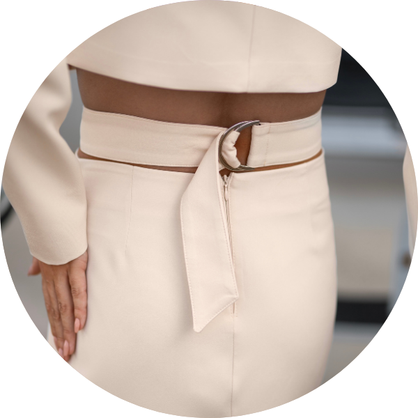 02 conjunto spencer e saia midi areia