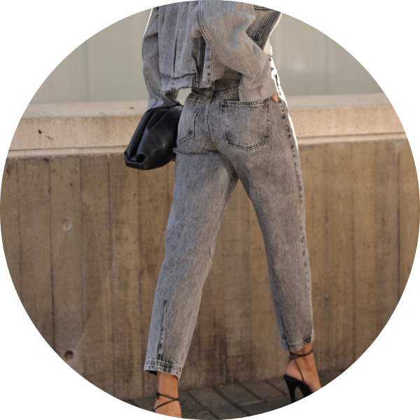 04 calca jeans mom preta