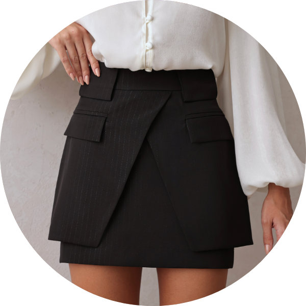 01 short saia envelope risca de giz preto
