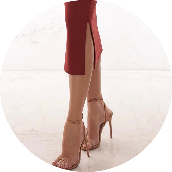 08 vestido midi sem alca decote coracao marrom