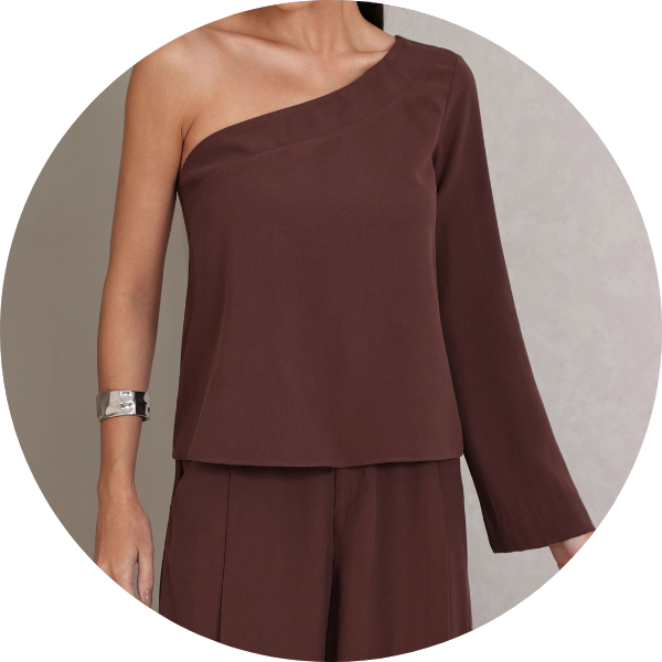 07 conjunto pantalona blusa um ombro marrom
