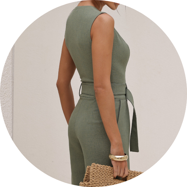 02 macacao com fivela dourada verde oliva