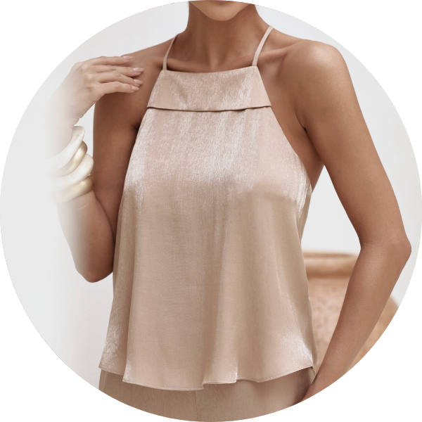 01 conjunto blusa aviamento dourado