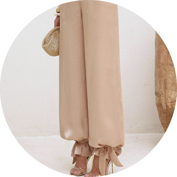 02 conjunto blusa aviamento dourado