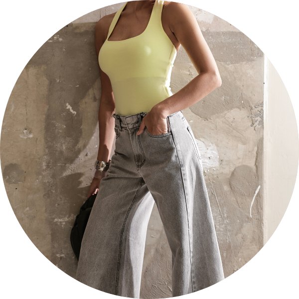 01 calca jeans flare cos desfiada cinza