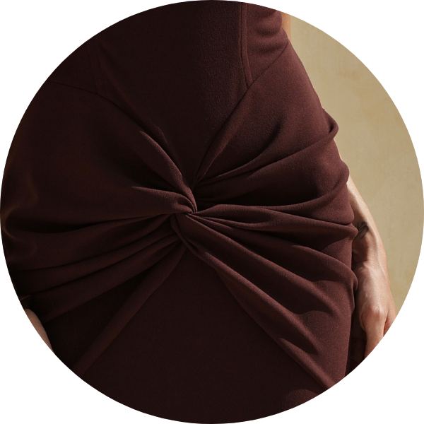 01 vestido barbatana torcido frente cafe