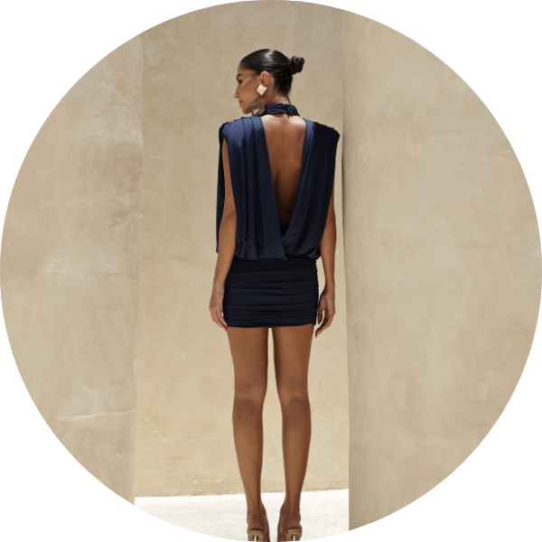 03 vestido curto com ombreira azul marinho