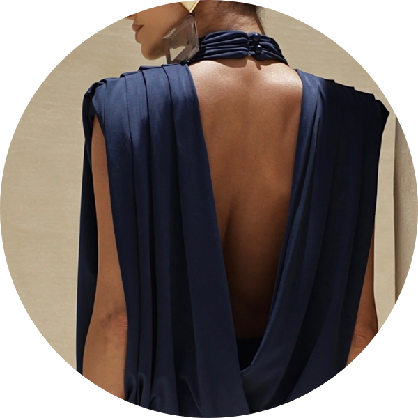 04 vestido curto com ombreira azul marinho