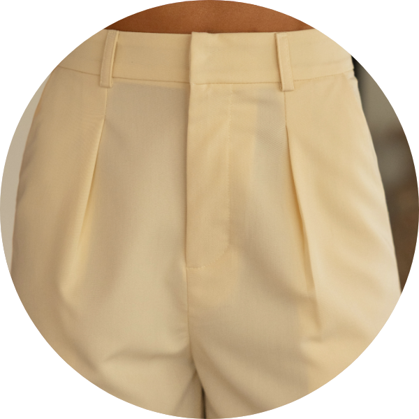 01 shorts de alfaiataria curto manteiga