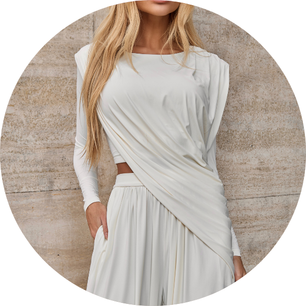 13 conjunto blusa drapeada lateral off white